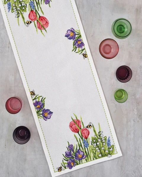 Broderikit Springtime 34 x 86 cm