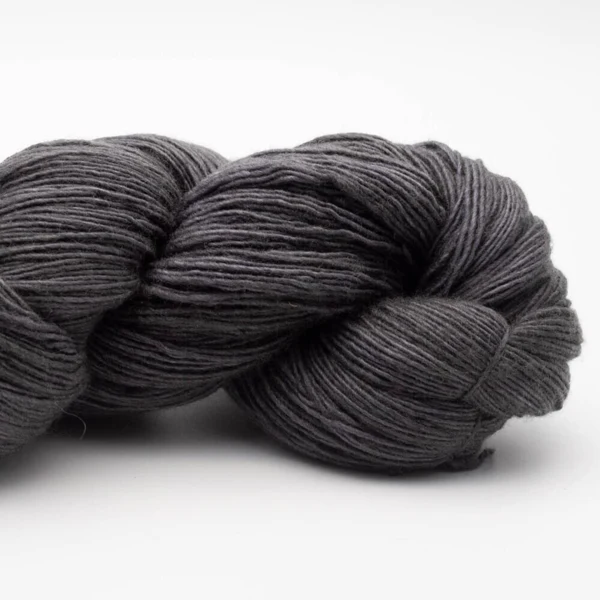 Manos del Uruguay Fino SF427 Mourning