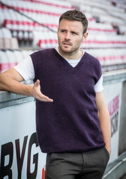 H1734 Herrevest med v-hals