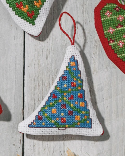 Broderikit Guirlande i træ 7 x 8 cm