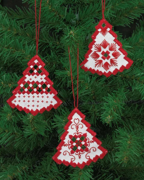 Broderikit Hardanger juletræ rød x 3 7,5 x 8 cm