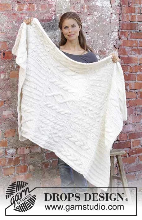 195-40 December Fields by DROPS Design