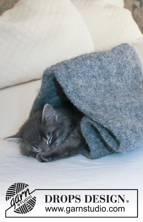 0-1505 Kitty Hideout by DROPS Design