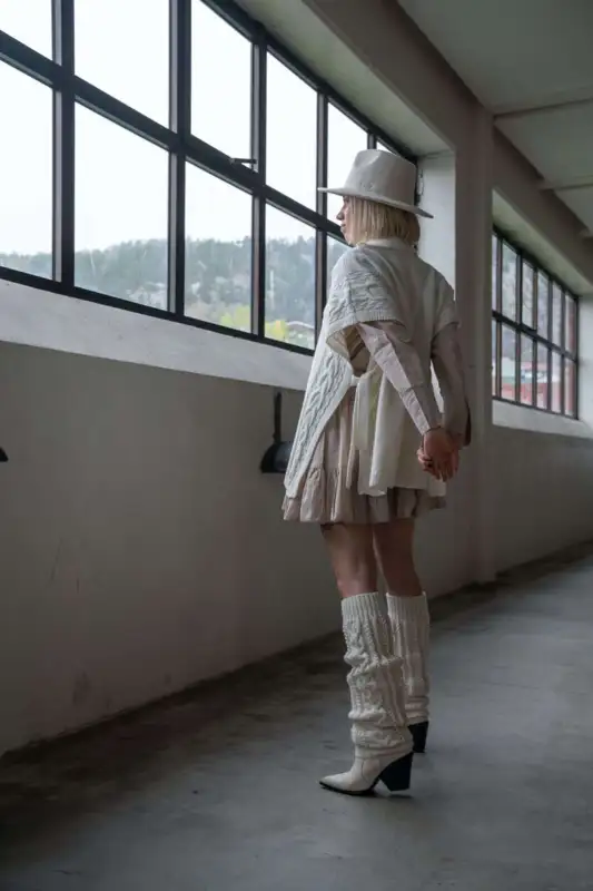 GG 293-04 LILOU PONCHOVEST