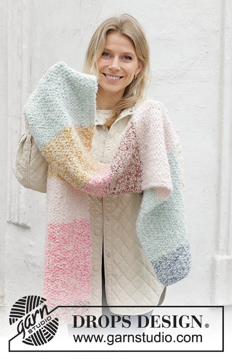 242-29 Dream Weaver Scarf by DROPS Design