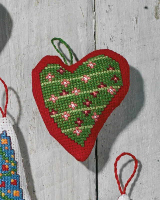 Broderikit Guirlande rød 7 x 8 cm