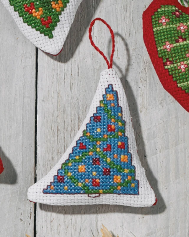 Broderikit Guirlande i træ 7 x 8 cm