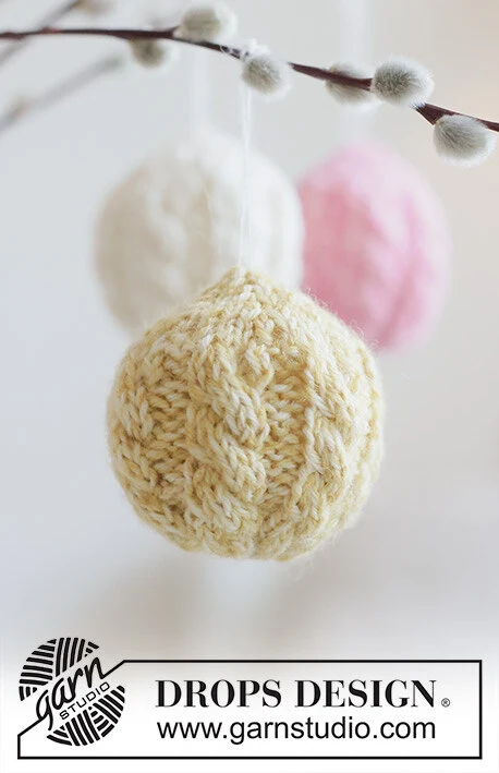 0-1657 Braided Bloom by DROPS Design